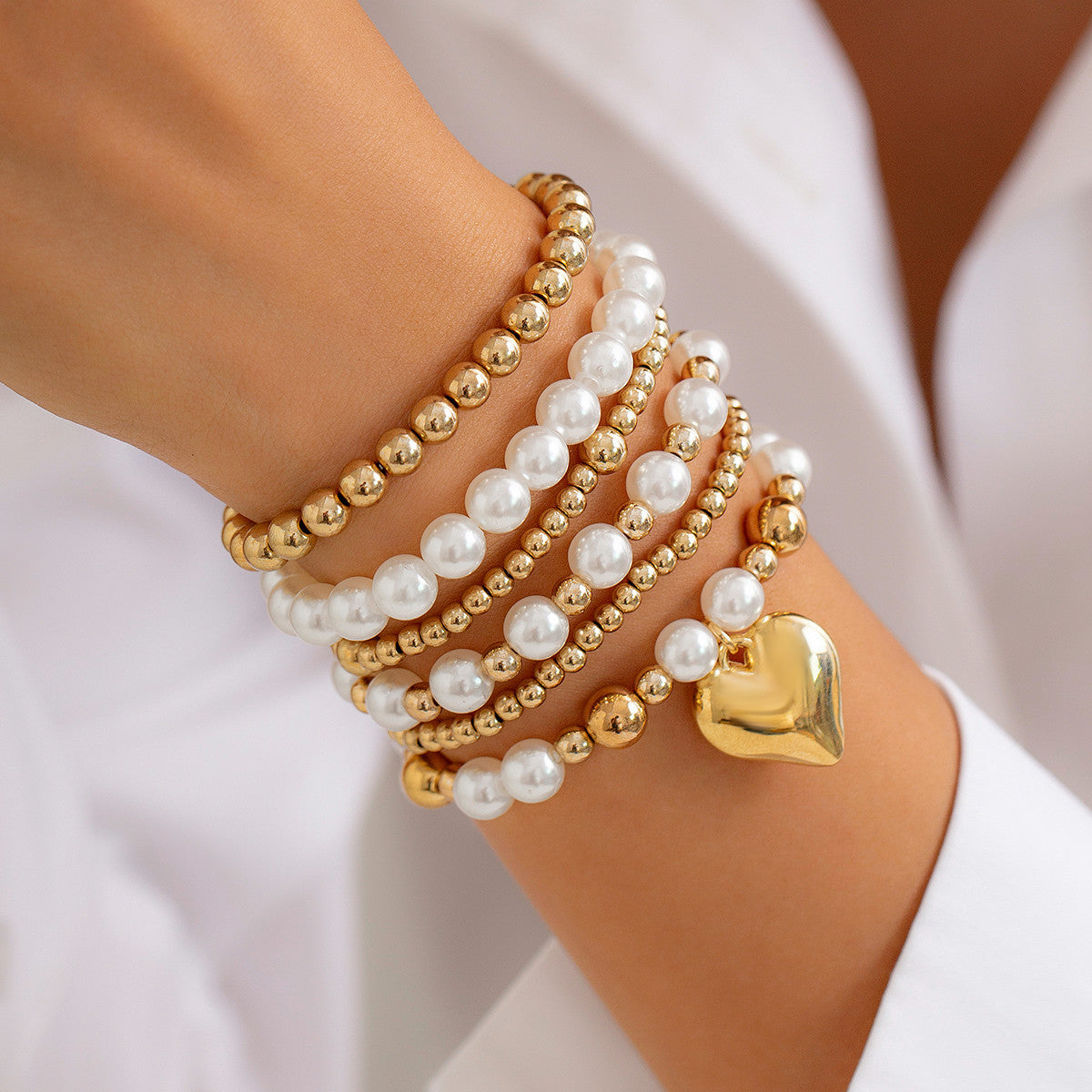 Pearl Heart Shaped Hollow Bracelet