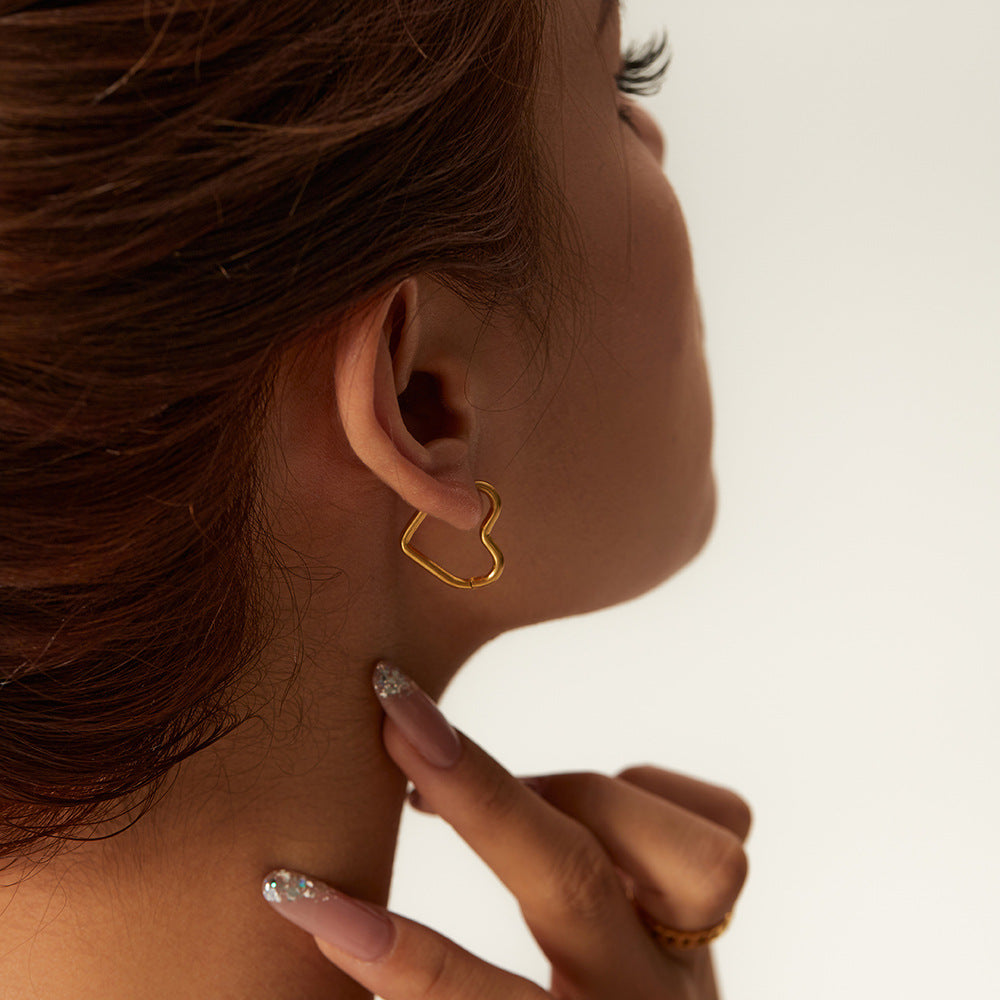 Intimate and versatile earrings