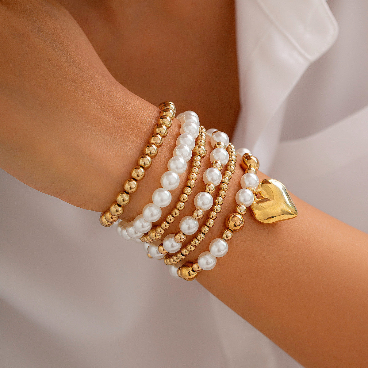 Pearl Heart Shaped Hollow Bracelet