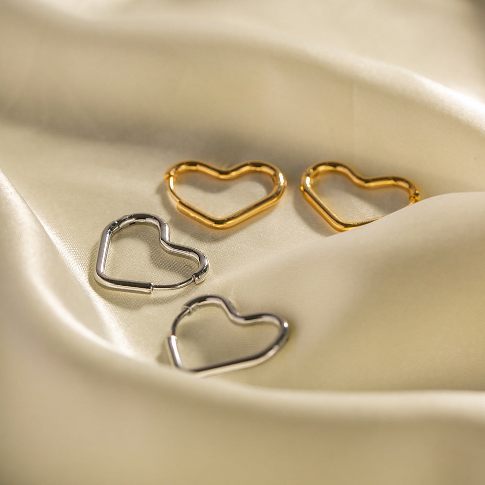 Intimate and versatile earrings